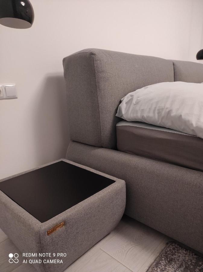 New Modern Apartment Uzhhorod Bagian luar foto