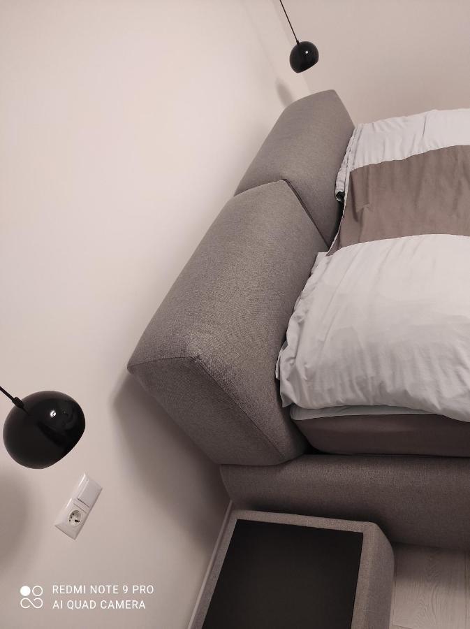 New Modern Apartment Uzhhorod Bagian luar foto